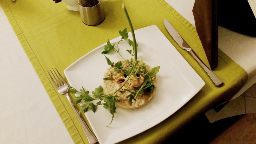 Dworek Bialy Domek Smardzewice Exteriör bild