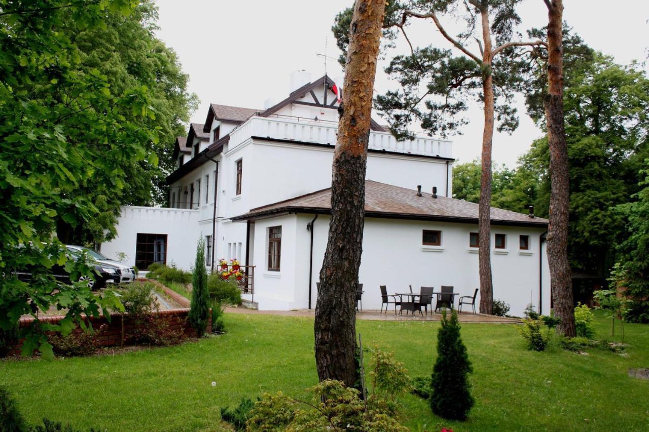Dworek Bialy Domek Smardzewice Exteriör bild